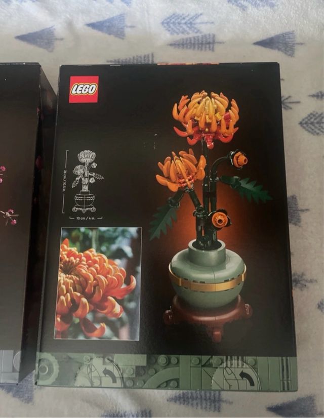 LEGO Botanicals: Flor de Ciruelo y Crisantemo