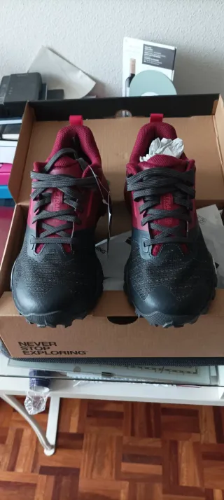 Zapatillas The North Face T38,5 Trial Negras/Rojas