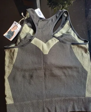 Top deportivo Crane Talla L