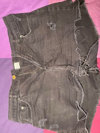 Pantalón corto Bershka negro desgastado Talla M