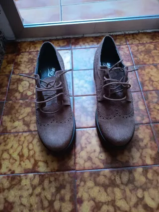 Zapatos marrones plataforma cordones talla 40