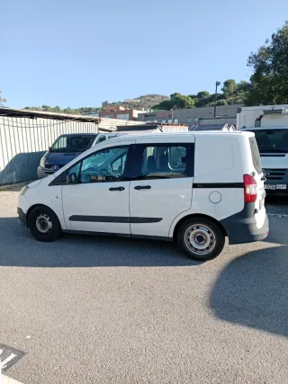 Ford Transit Courier 2016