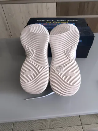 Zapatillas Skechers Hombre Gris y Blanco