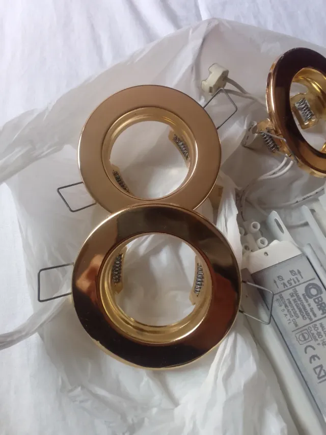 4 Ojos de Buey Dorados