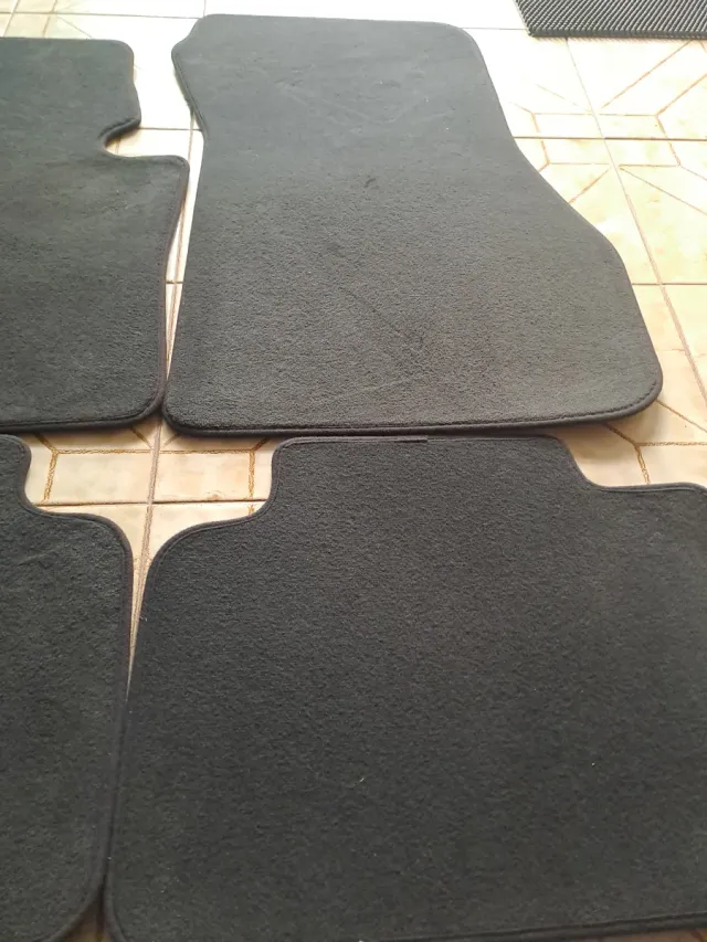 Set completo tappetini auto