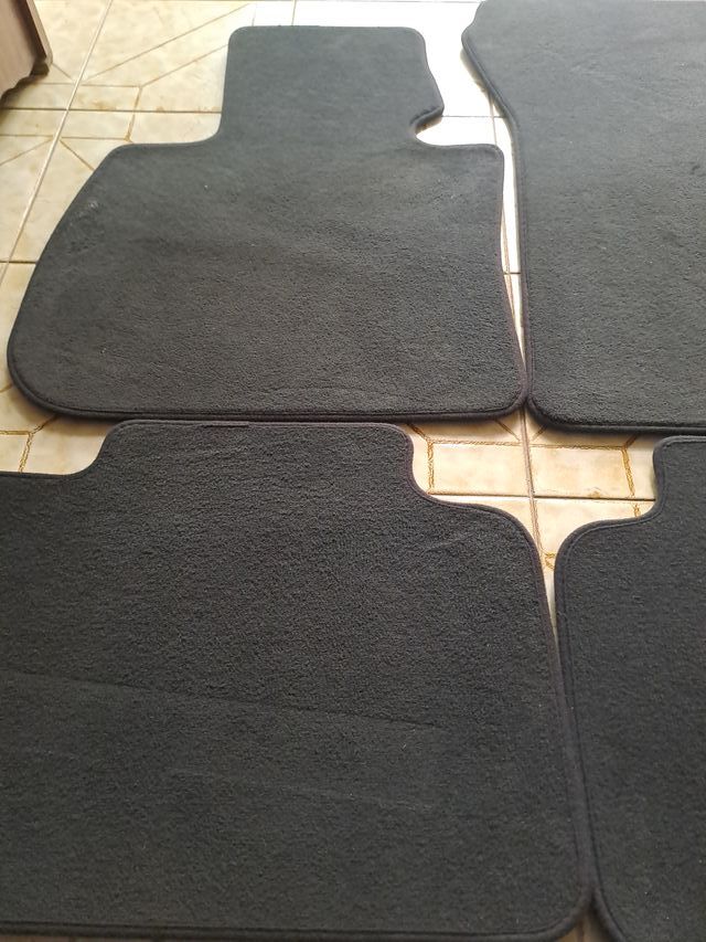 Set completo tappetini auto