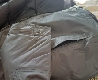 Chaquetón chubasquero verde cacería hombre.