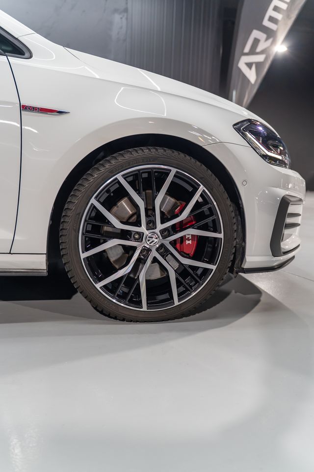 VOLKSWAGEN Golf GTI Performance 2.0 TSI 245CV DSG