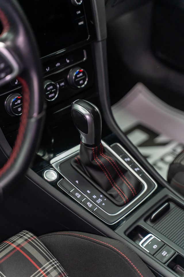 VOLKSWAGEN Golf GTI Performance 2.0 TSI 245CV DSG