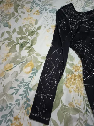 Vestido fiesta negro con pedrería