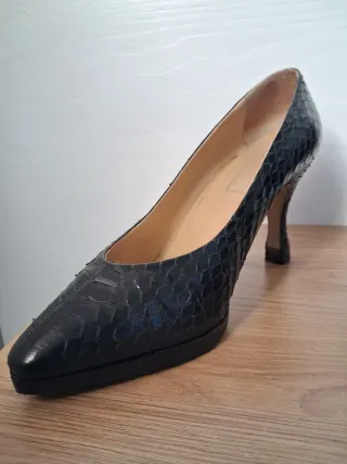 Scarpe tacco effetto pitonato