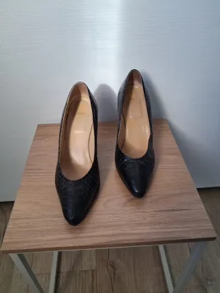 Scarpe tacco effetto pitonato