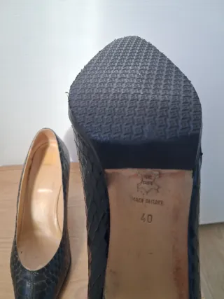 Scarpe tacco effetto pitonato