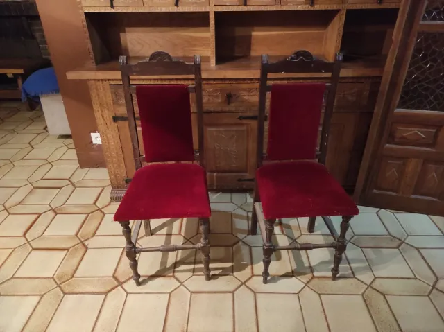 Sillas antiguas talladas madera y terciopelo