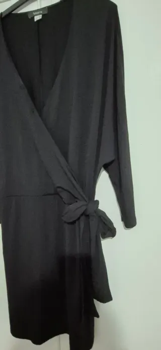 3x2. Vestido fiesta corto cruzado talla 50/52