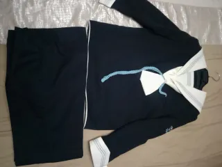 Traje marinero comunión azul y blanco
Talla 12 año