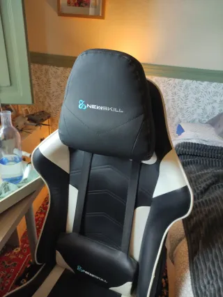 Silla Gaming Newskill Kitsune Negra y Blanca