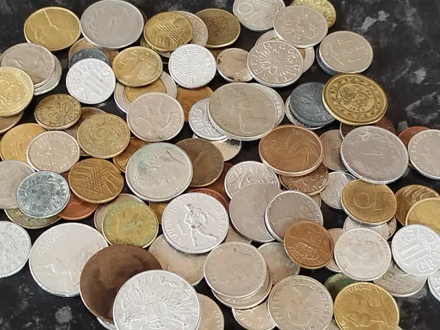 Lotto di 100 monete del mondo in collezione