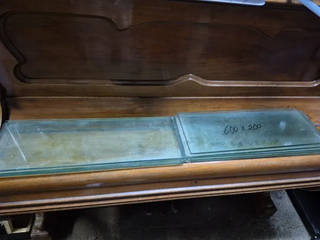 10 Cristales para estanterías 60x20cm x 1cm ancho.