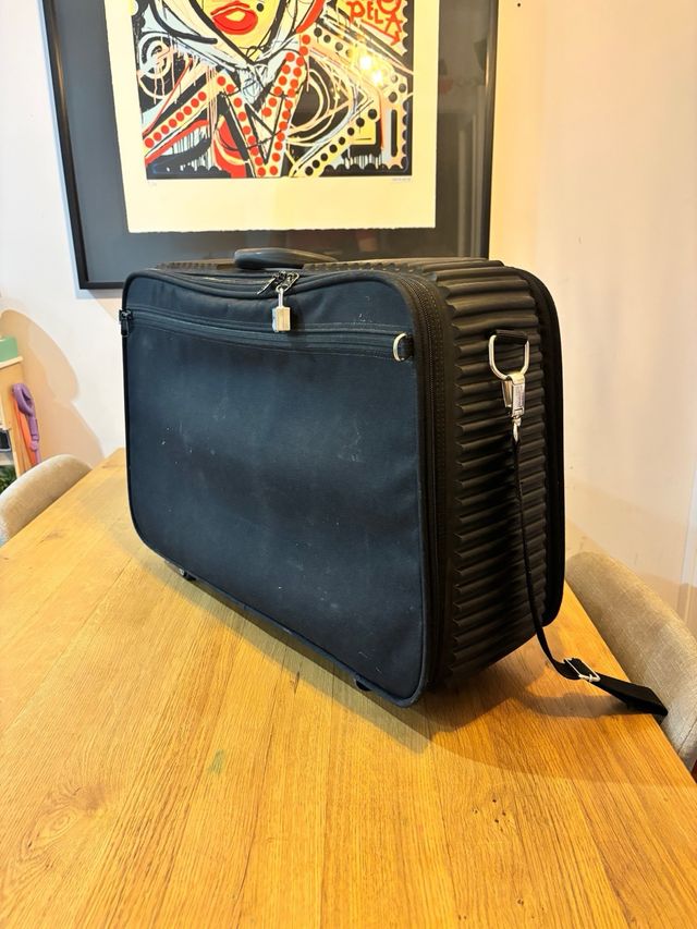 Maleta y neceser Mandarina Duck