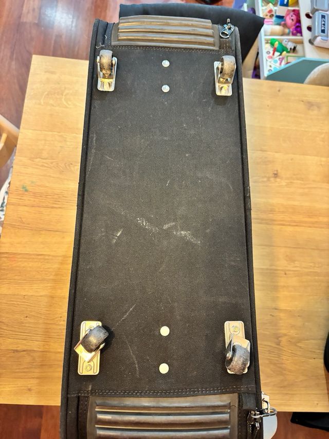 Maleta y neceser Mandarina Duck