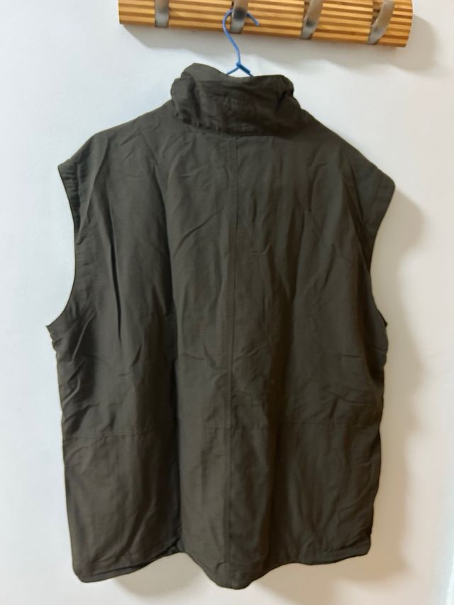 Chaleco verde militar