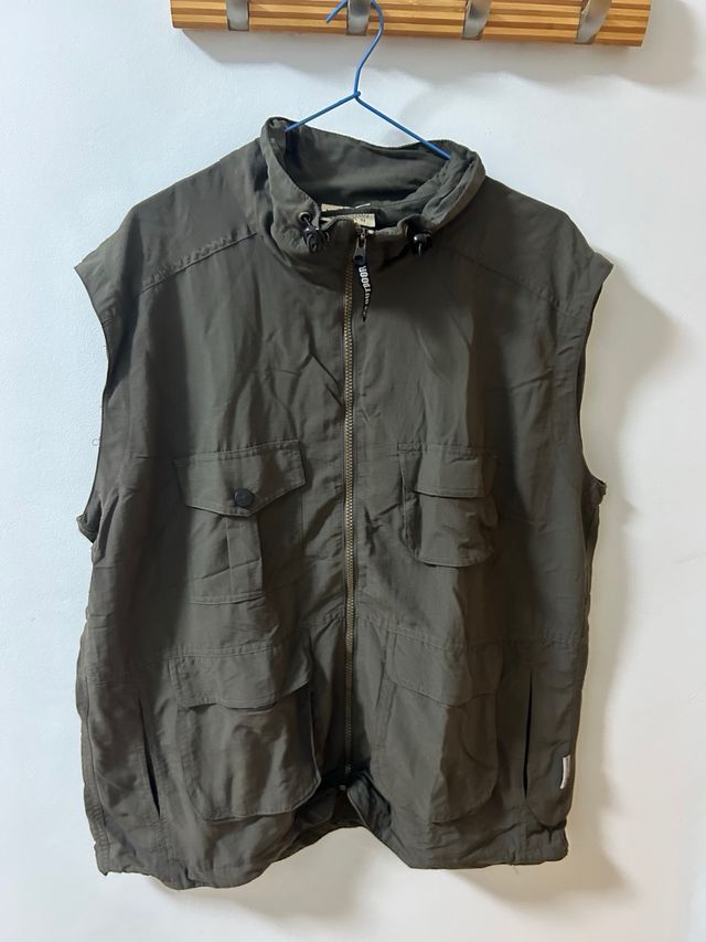 Chaleco verde militar