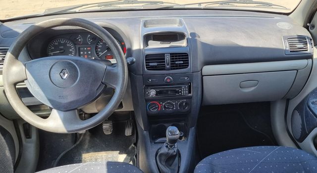 Renault Clio 2002