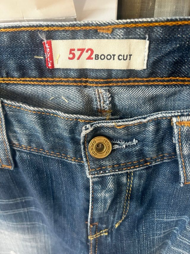 Pantalón vaquero Levi's 572 Boot Cut