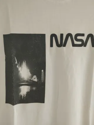 Camiseta P&B x NASA