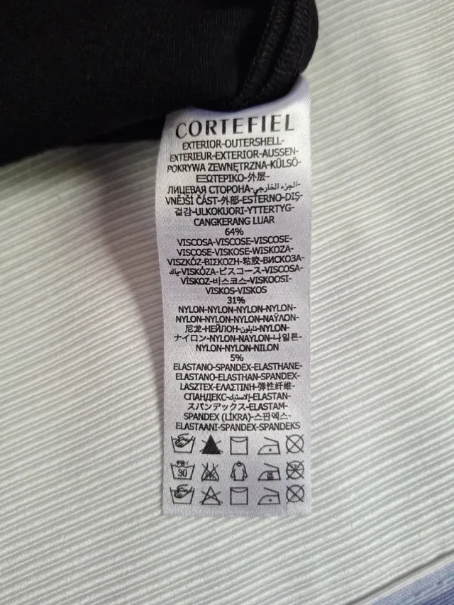 Vestido negro Cortefiel con pedrería