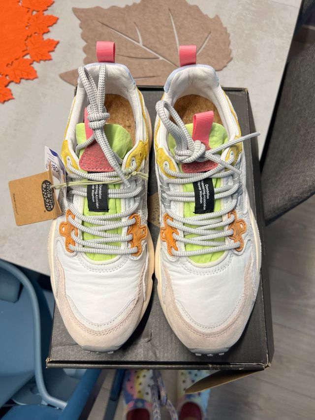 Zapatillas Flower Mountain Naranja y Blanco