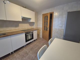 Piso en alquiler en PAU 2-600 en Puertollano