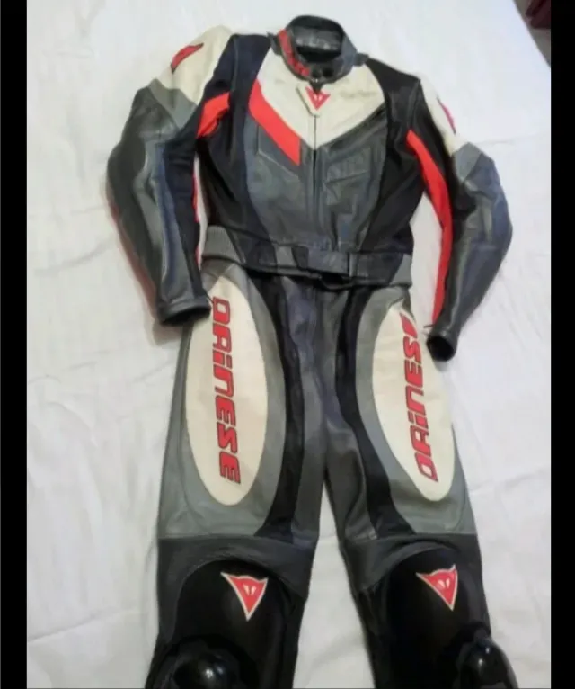 Mono Dainese cuero moto