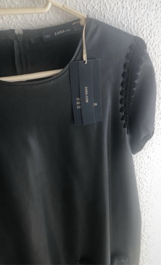 Vestido Zara polipiel negro talla S Da talla.