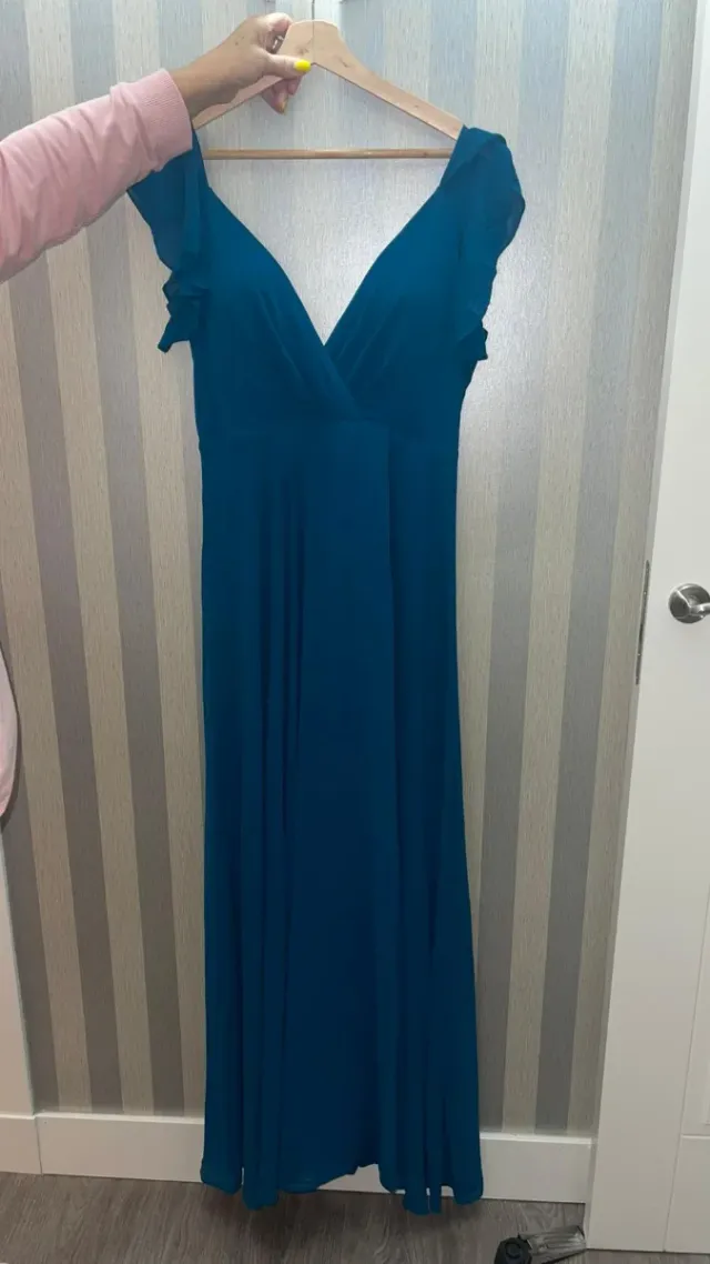 Vestido largo azul petróleo con volantes