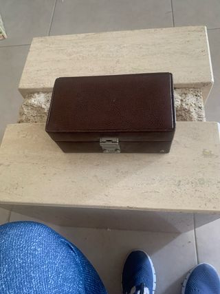 Estuche piel marrón para pulseras/relojes