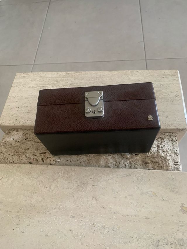 Estuche piel marrón para pulseras/relojes