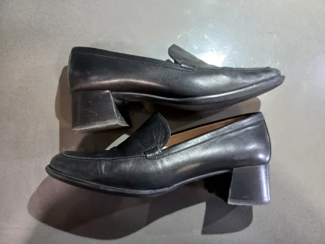 Zapatos negros de piel, Jaime Mascaró.