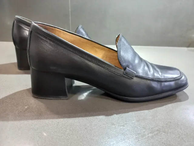 Zapatos negros de piel, Jaime Mascaró.