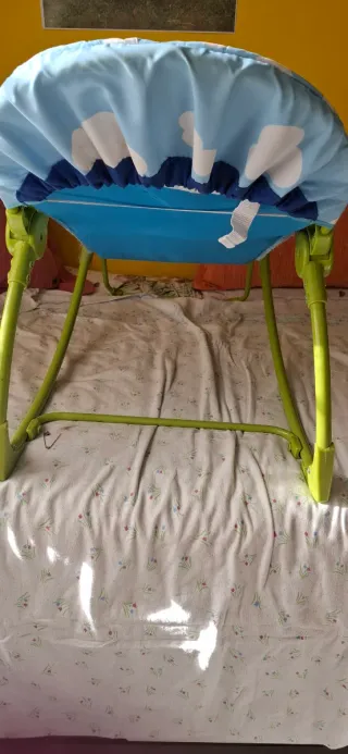 Mecedora para bebé con diseño de animales