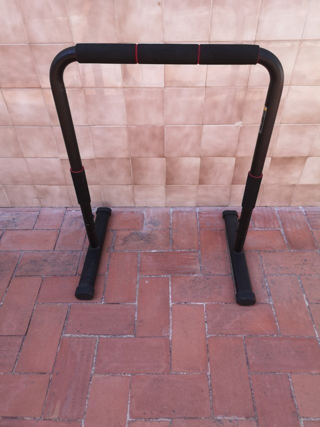 Barras paralelas gimnasio casi sin uso