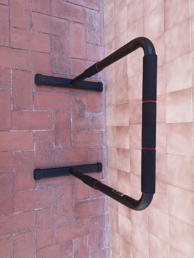 Barras paralelas gimnasio casi sin uso