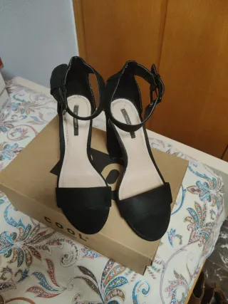 Zapatos de tacón Pull&Bear negros