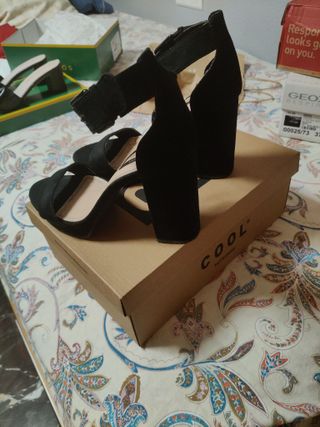 Zapatos de tacón Pull&Bear negros