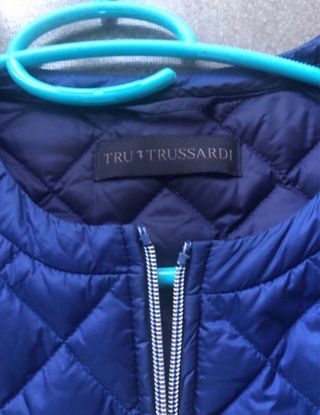 Chaqueta Trussardi azul plumas