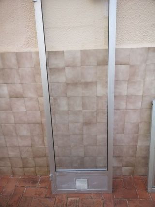 Puerta y 2 ventanas de aluminio