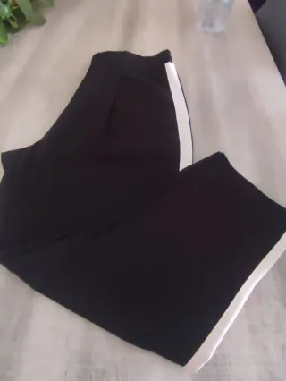 Pantalón ancho mujer negro con raya blanca