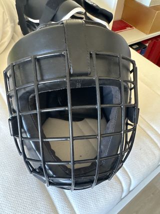 Casco de lucha libre negro