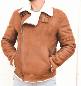 Chaqueta marrón con forro blanco